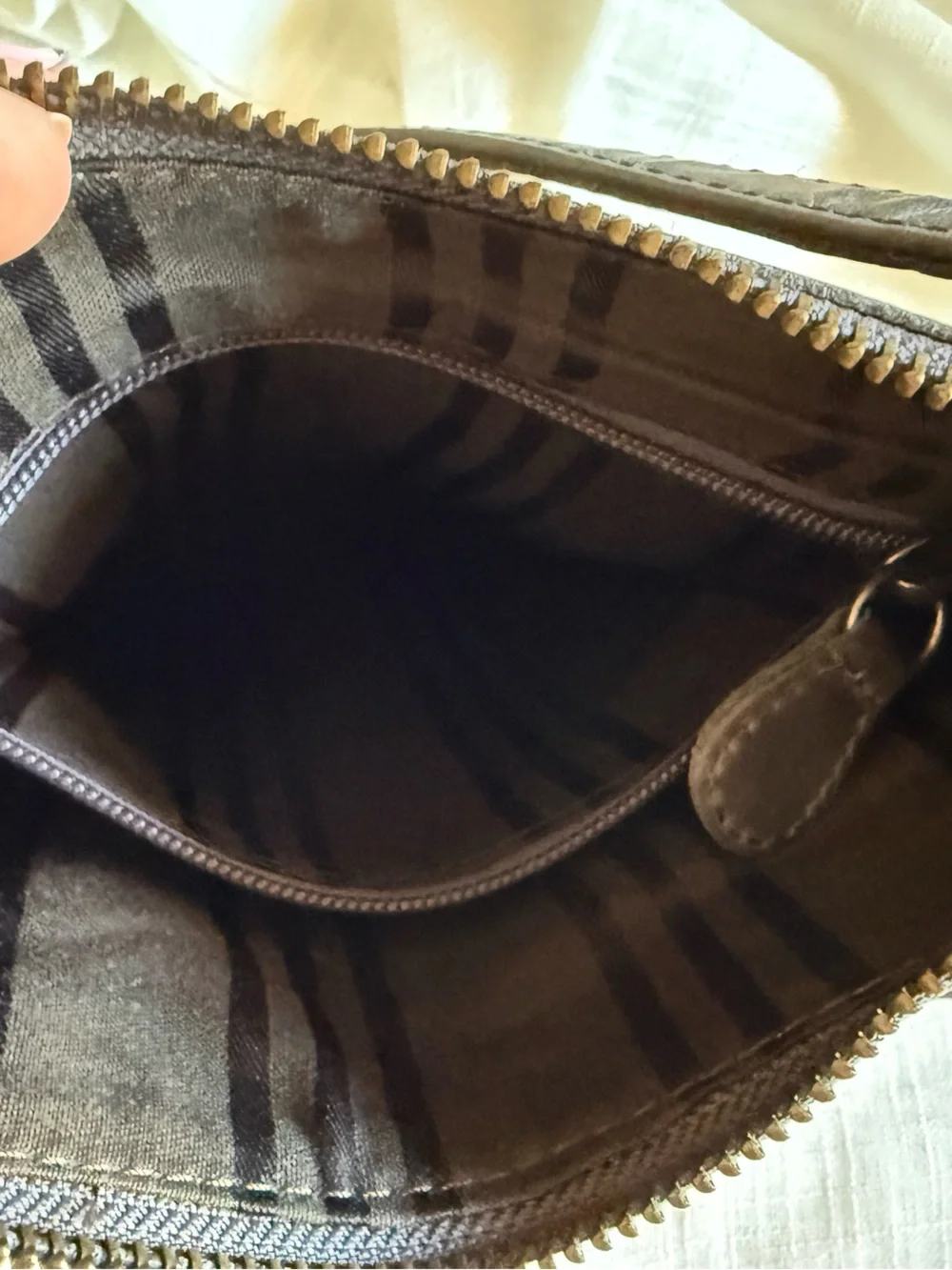 Frye Melissa X5604 Carbon Grey Gray Swing Leather shoulder Bag Medium *Flawed*
